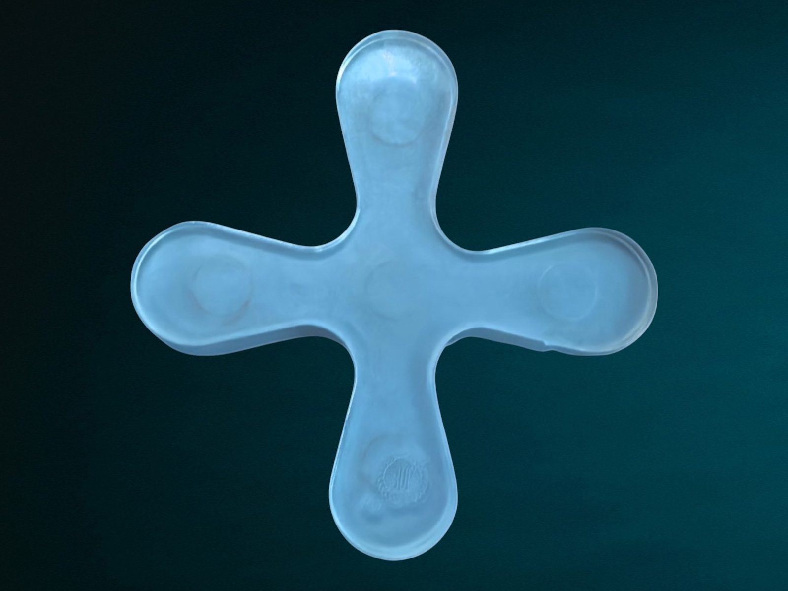Cross type cleaner